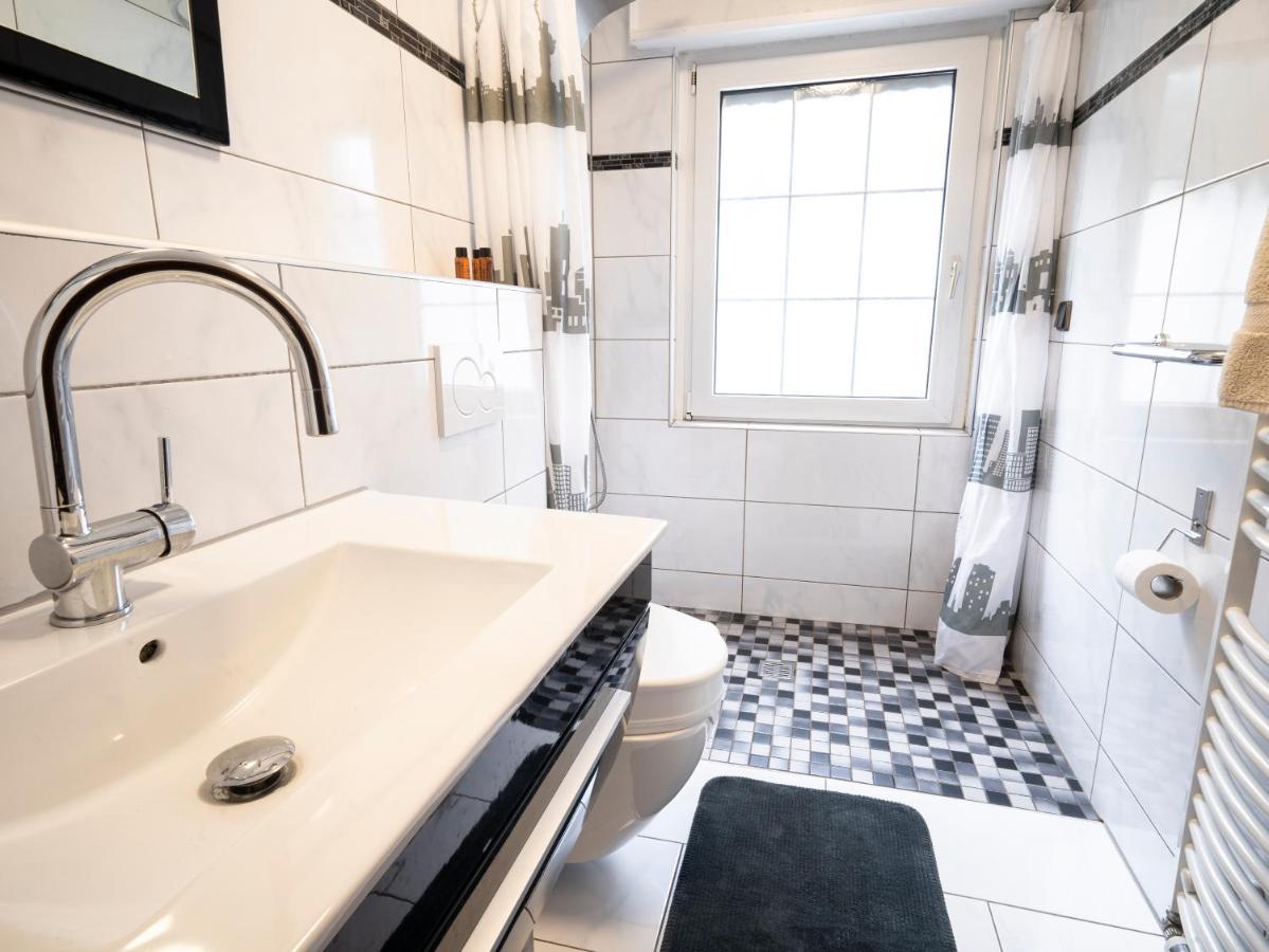 Truth Fuer 5 - King Size Betten, Kamin, Garten, Xxl Couch, Smart-Tv Dortmund Exteriér fotografie